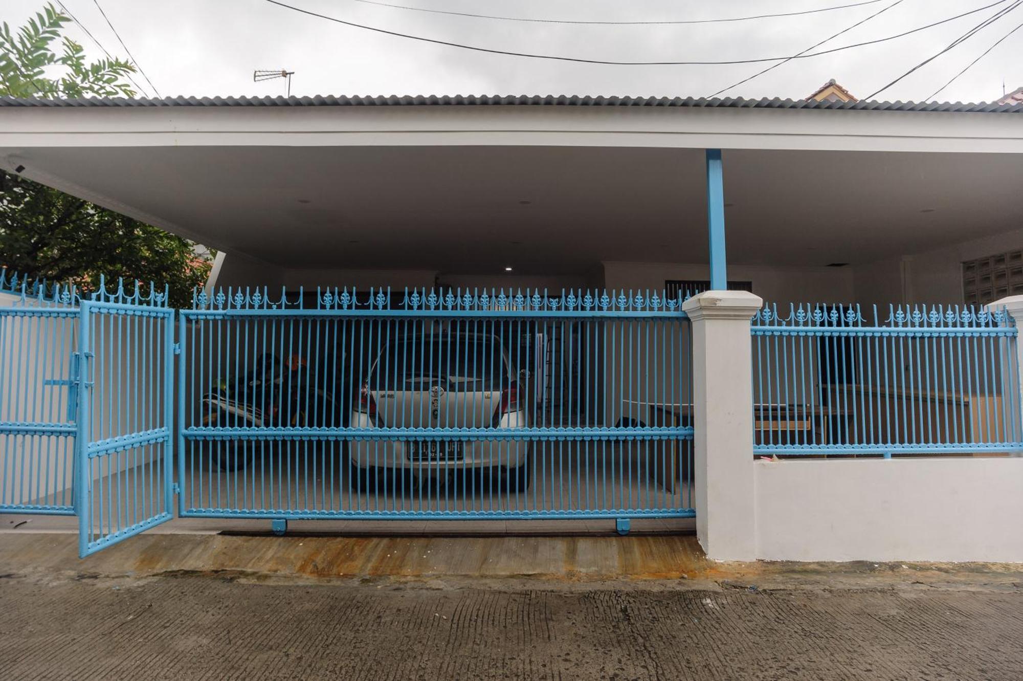 Reddoorz Syariah @ Sakura Hotel Jatiwaringin Bekasi Ngoại thất bức ảnh